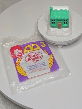 Vtg 1995 #3 McDonald's Happy Meal Polly Pocket Playset [ Read Details ]